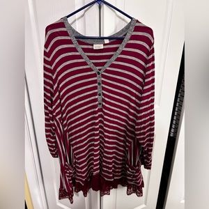 Logo by Lori Goldstein long sleeve, Henley top in great condition FINAL PRICE